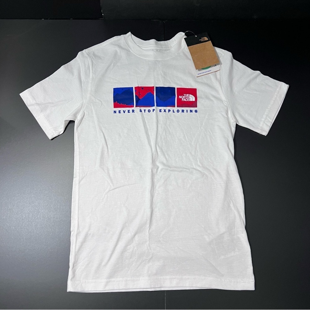 ***NWT*** Boy’s North Face Tee-Shirt